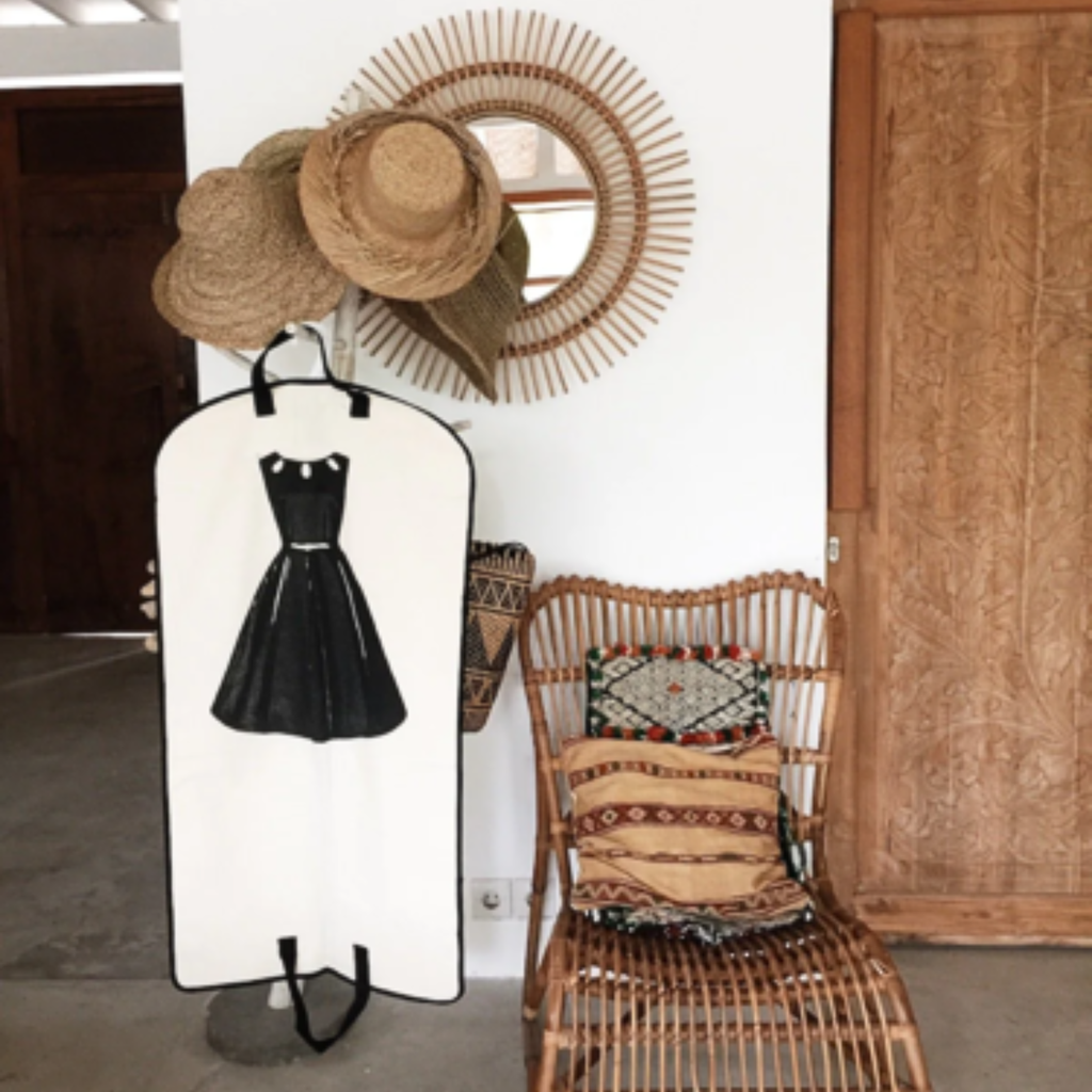 Bag-all Dress bag | A black dress