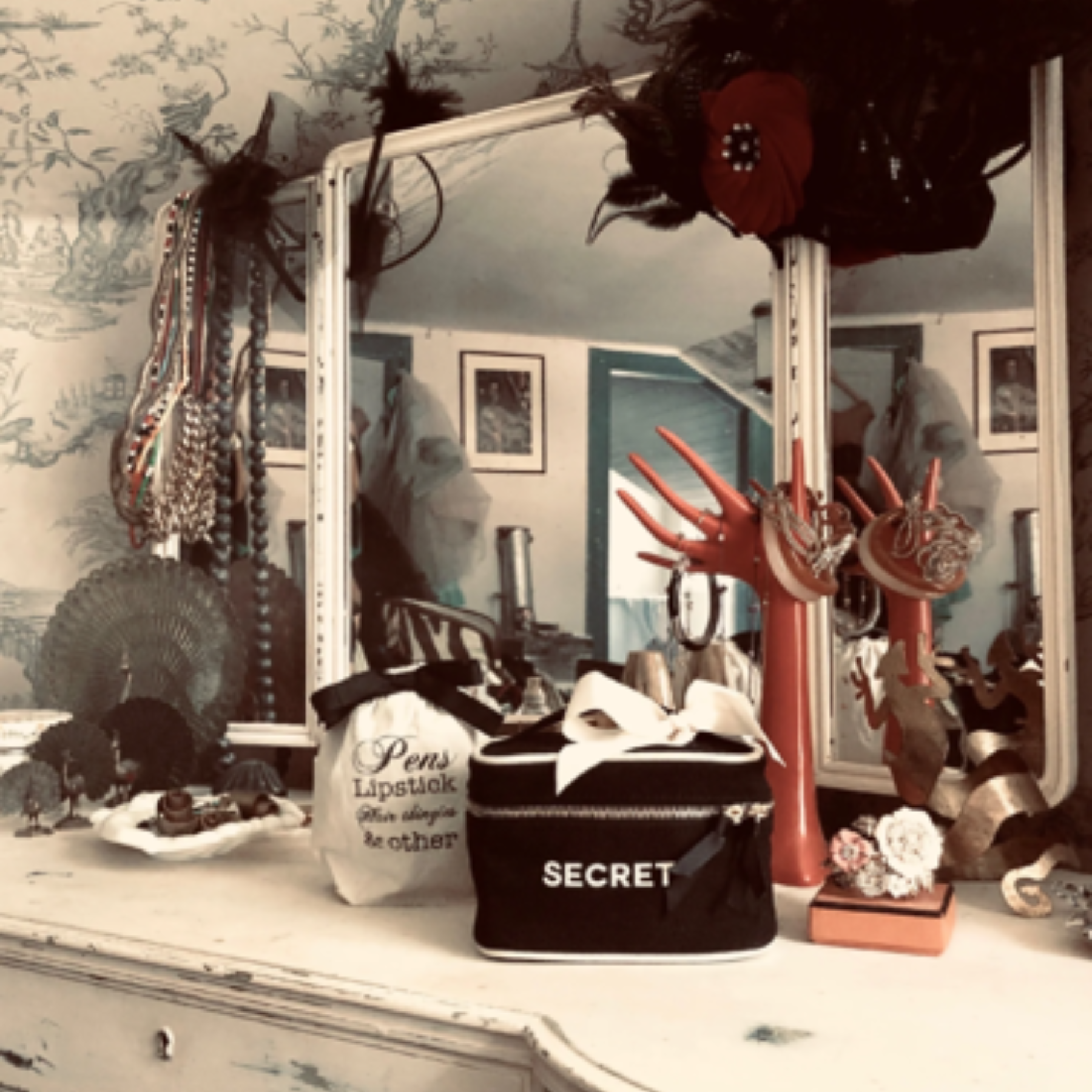 Bag-all Secrets box